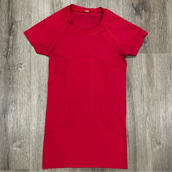 lululemon athletica Red Short Sleeve Tee - Picture 5 of 13
